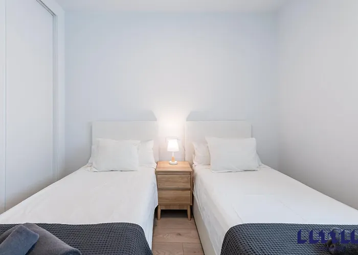 Casa Figaro - 2br Pool Balcony W Playground 아파트 에스테포나